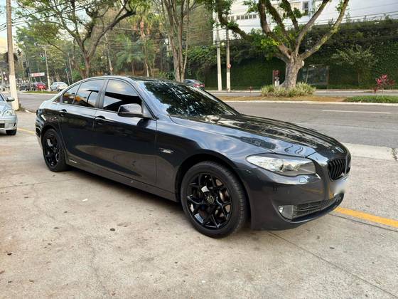 BMW 535i 3.0 SEDAN 6 CILINDROS 24V TURBO GASOLINA 4P AUTOMÁTICO BMW 535i 3.0 SEDAN 6 CILINDROS 24V TURBO GASOLINA 4P AUTOMÁTICO